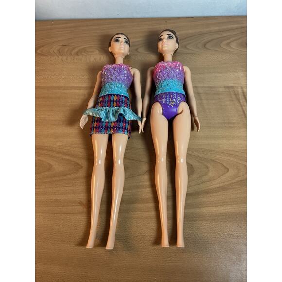 2021 Barbie Color Reveal Surprise Party Barbie (2 Dolls!) No Hair - Picture 1 of 6